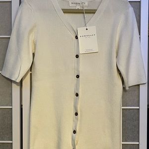 NWT DownEast XS short sleeve cardigan style shirt beautiful buttons. LOVELY